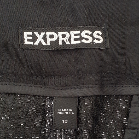 Express Shorts, Size 10 - Picture 2 of 11
